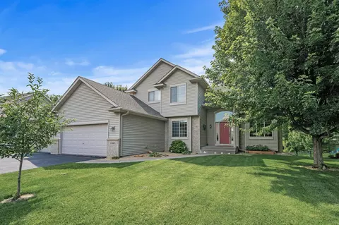1583 Stoneybrook Dr, Lino Lakes, MN 55038