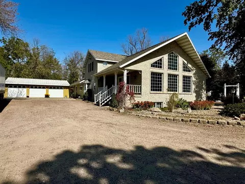 30646 230th St, Worthington, MN 56187