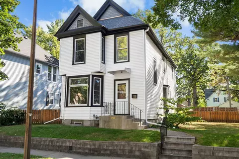 1724 Van Buren Ave, Saint Paul, MN 55104