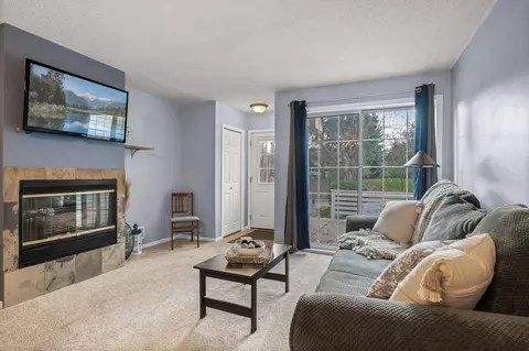 5975 Wedgewood Ln N #20, Minneapolis, MN 55446