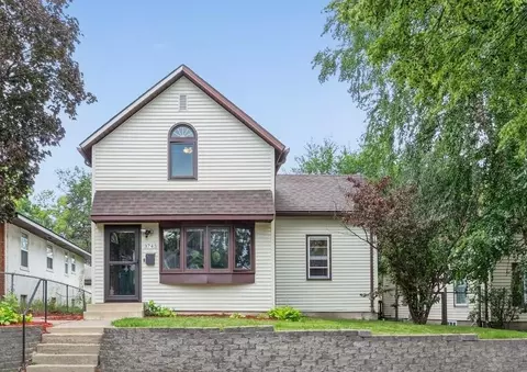 3743 Queen Ave N, Minneapolis, MN 55412