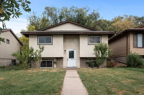 475 Nebraska Ave E, Saint Paul, MN 55130