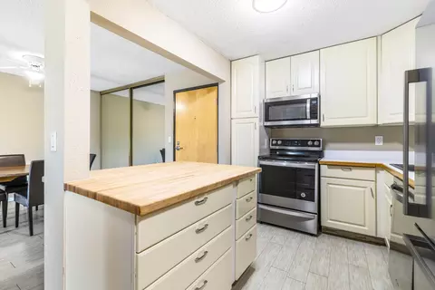 3155 Coachman Rd #215, Eagan, MN 55121 photo 3