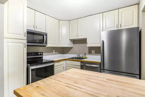 3155 Coachman Rd #215, Eagan, MN 55121 photo 2