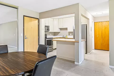 3155 Coachman Rd #215, Eagan, MN 55121 photo 4