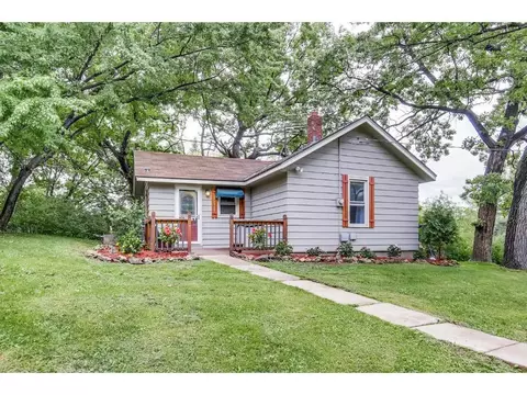 2442 Granada Ave N, Oakdale, MN 55128