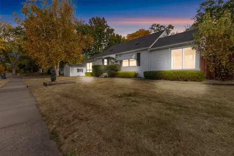 270 Hazelwood St, Saint Paul, MN 55106