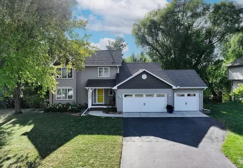 16402 Harvard Dr, Lakeville, MN 55044