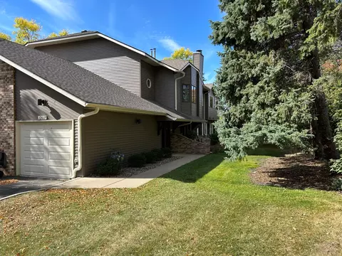 12617 Sherwood Pl, Minnetonka, MN 55305