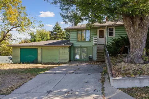 202 3rd Ave SE, Lonsdale, MN 55046
