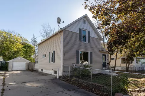 202 6th St NW, Austin, MN 55912