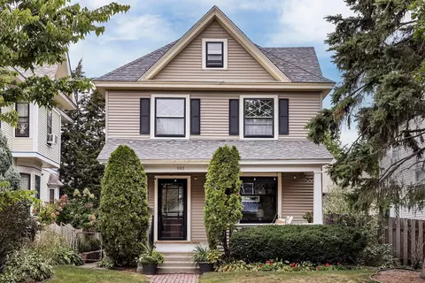 951 Laurel Ave, Saint Paul, MN 55104