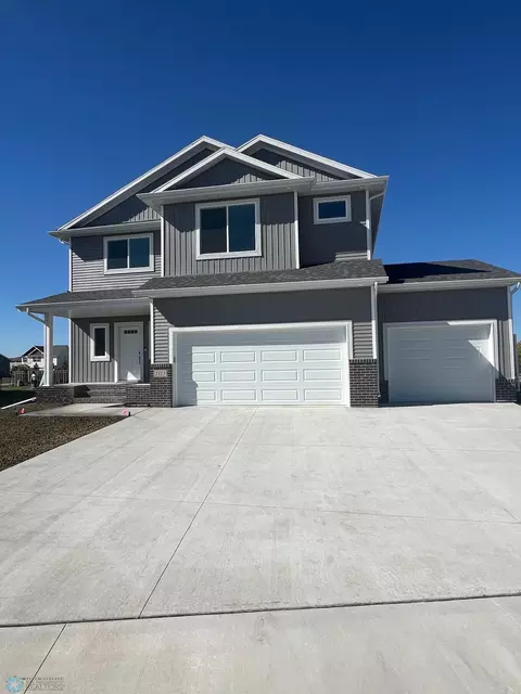2113 43rd St S, Moorhead, MN 56560