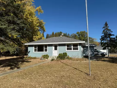 213 Main St NW, Menahga, MN 56464