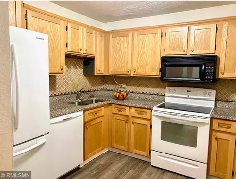 1700 Four Oaks Rd #325, Eagan, MN 55121 photo 12