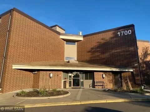 1700 Four Oaks Rd #325, Eagan, MN 55121