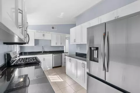 618 E 13th St, Blue Earth, MN 56013 photo 8