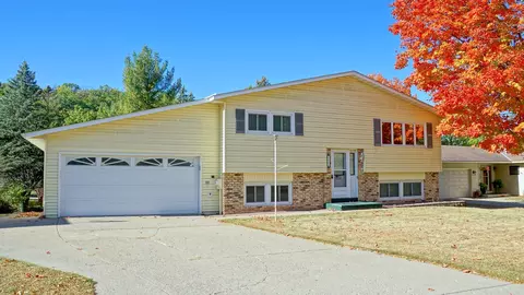 2124 Gernentz Ln, Red Wing, MN 55066