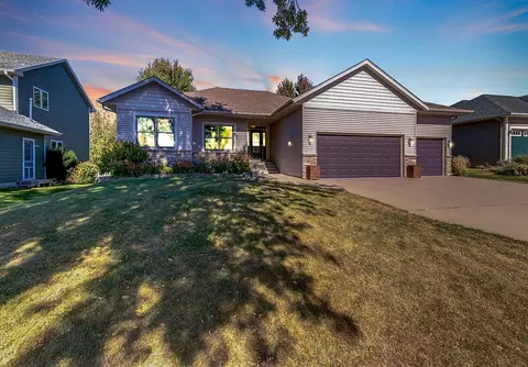 417 Afton Dr, Northfield, MN 55057