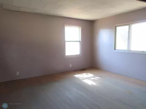 204 Maple Ave, Oakes, ND 58474 photo 12