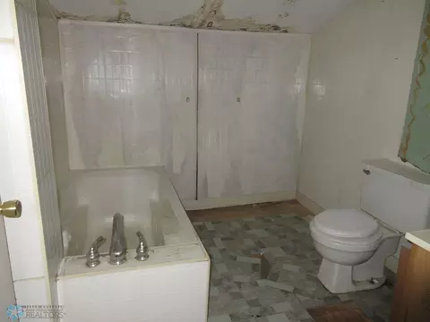 204 Maple Ave, Oakes, ND 58474 photo 9