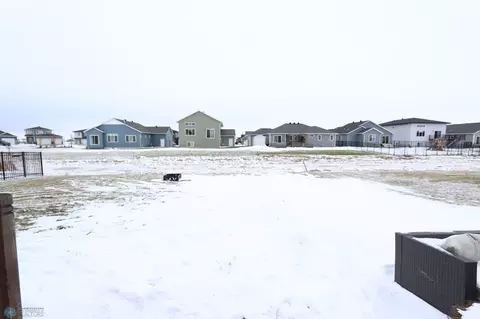 214 5th St E, Horace, ND 58047 photo 3