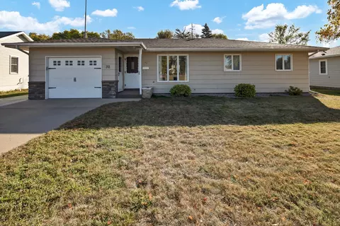 32 5th Ave N, Waite Park, MN 56387