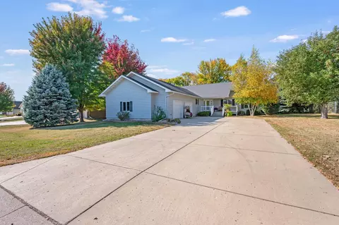 1610 S Prairie Ave, Fairmont, MN 56031