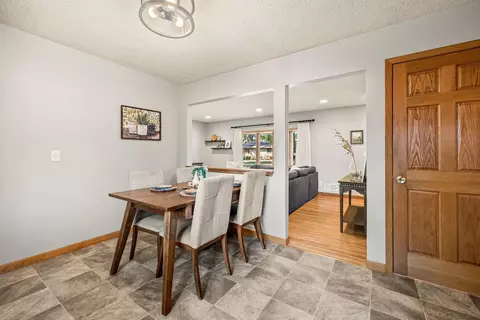 4000 Cinnabar Dr, Eagan, MN 55122 photo 10