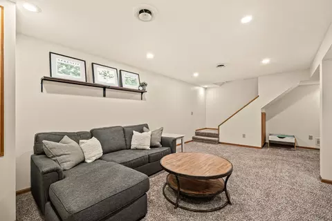 4000 Cinnabar Dr, Eagan, MN 55122 photo 19