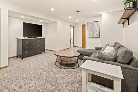 4000 Cinnabar Dr, Eagan, MN 55122 photo 18