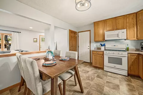 4000 Cinnabar Dr, Eagan, MN 55122 photo 9