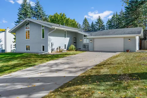 14920 Wellington Rd, Wayzata, MN 55391