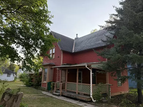 216 3rd St NW, New Richland, MN 56072