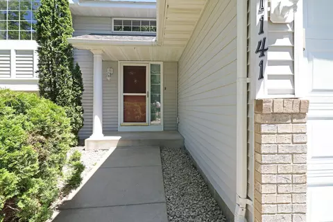 1141 Dorothy Ln, Elko New Market, MN 55054