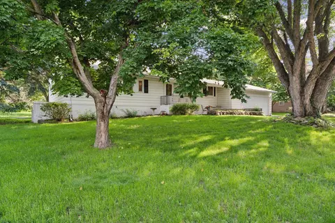 16320 Devon Dr, Minnetonka, MN 55345 photo 3