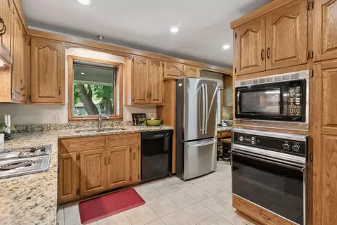 16320 Devon Dr, Minnetonka, MN 55345 photo 12