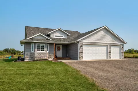 35025 Monarch Ave, Lindstrom, MN 55045
