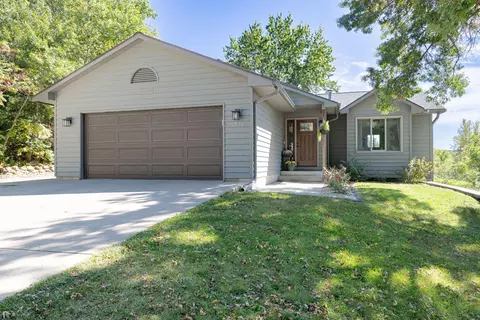 5276 Meadow Dr SE, Rochester, MN 55904