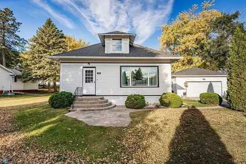 426 Cleveland St, Enderlin, ND 58027