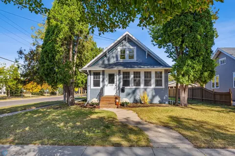 1545 4th Ave S, Fargo, ND 58103