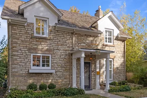 201 4th Ave SW, Faribault, MN 55021