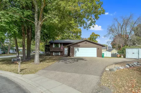 2190 Cedar Ln, Mound, MN 55364