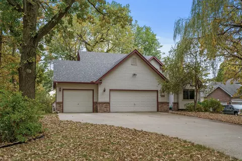 2032 Oakridge St, Saint Paul, MN 55119