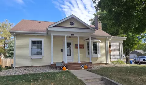 523 3rd Ave SW, Pipestone, MN 56164