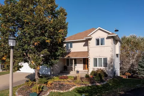 7686 7th Street Cir, Oakdale, MN 55128