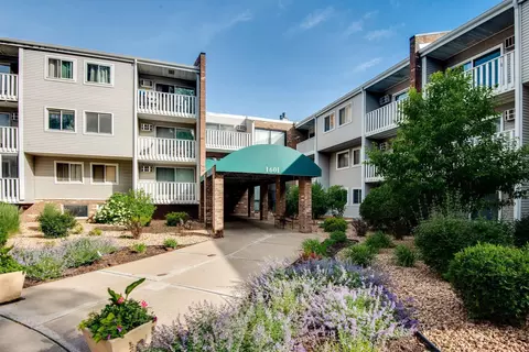 1601 N Innsbruck Dr #258NE, Fridley, MN 55432