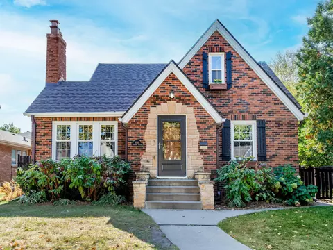 1616 Pinehurst Ave, Saint Paul, MN 55116