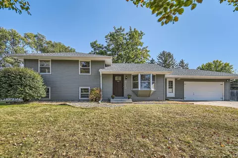 8713 Indahl Ave S, Cottage Grove, MN 55016