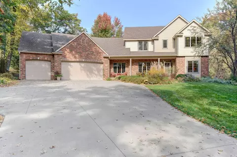 6935 Bluff Ln NW, Rochester, MN 55901